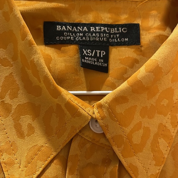 Yellow leopard button down Banana Republic button down - Picture 3 of 4